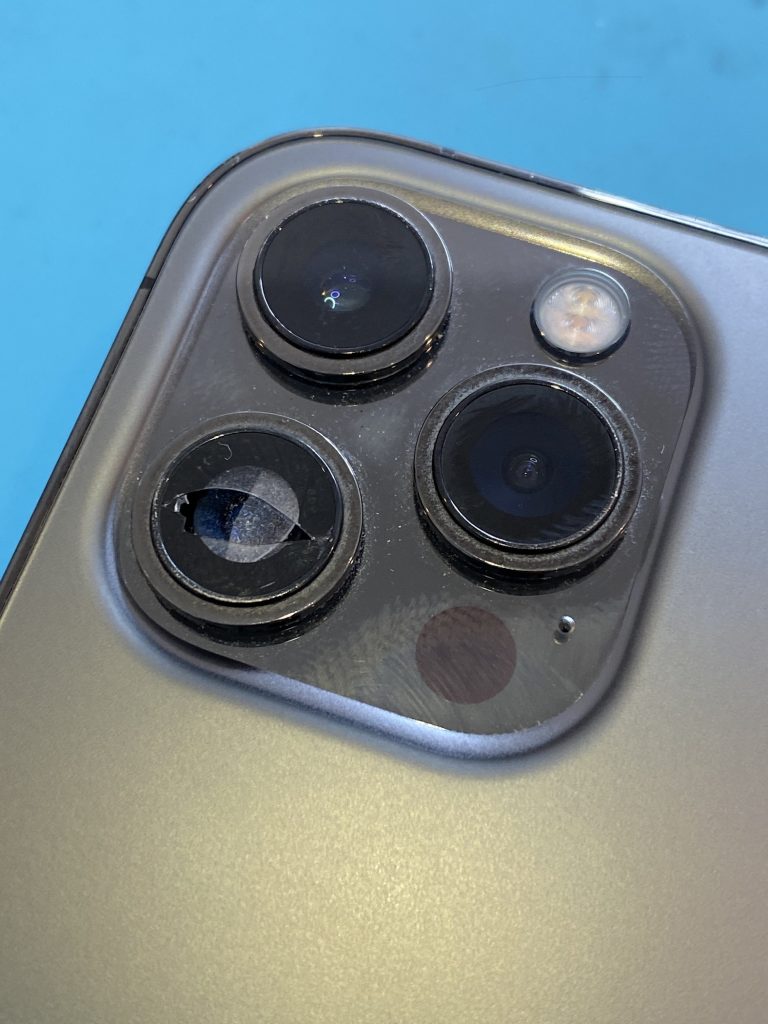 iPhone 11 Pro camera lens