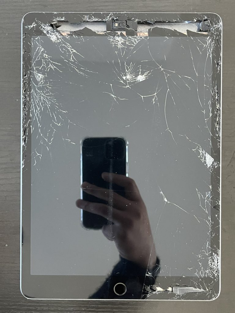 iPad 8 smashed touch glass